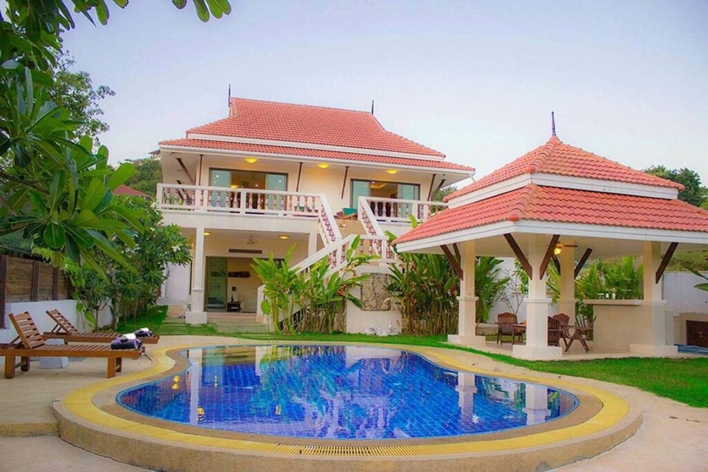 Thai style 4 br villa for sale walking distance to Choeng Mon beach, Koh Samui