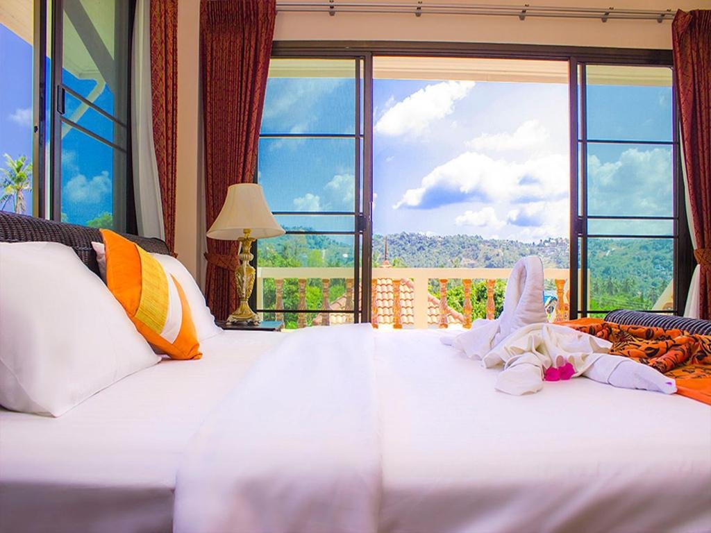 Thai style 4 br villa for sale walking distance to Choeng Mon beach, Koh Samui