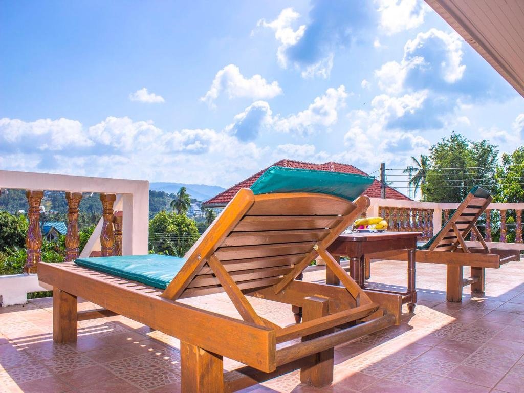 Thai style 4 br villa for sale walking distance to Choeng Mon beach, Koh Samui