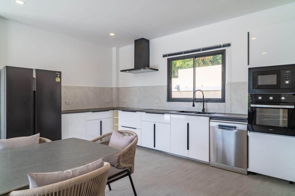 3 br mountain view pool villa in Bophut for sale