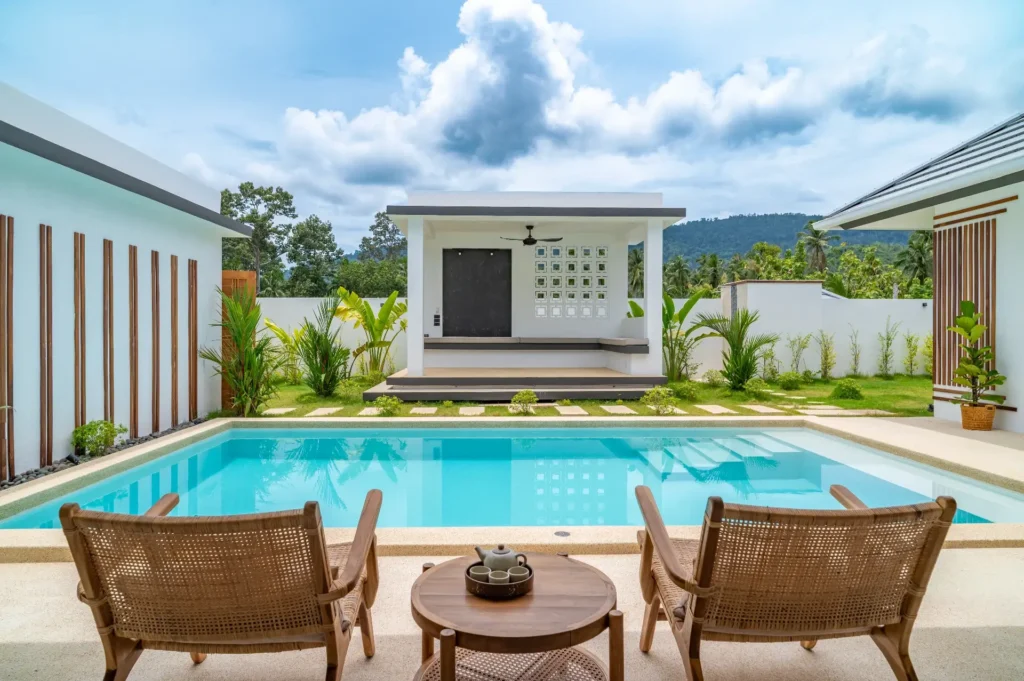 tropical 3-bedroom villa with private pool in Lamai