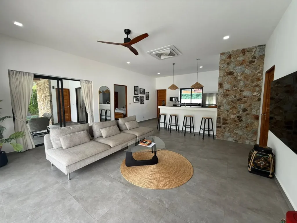 Ready-to-move 3-bedroom villa with private pool and garden in Lamai
