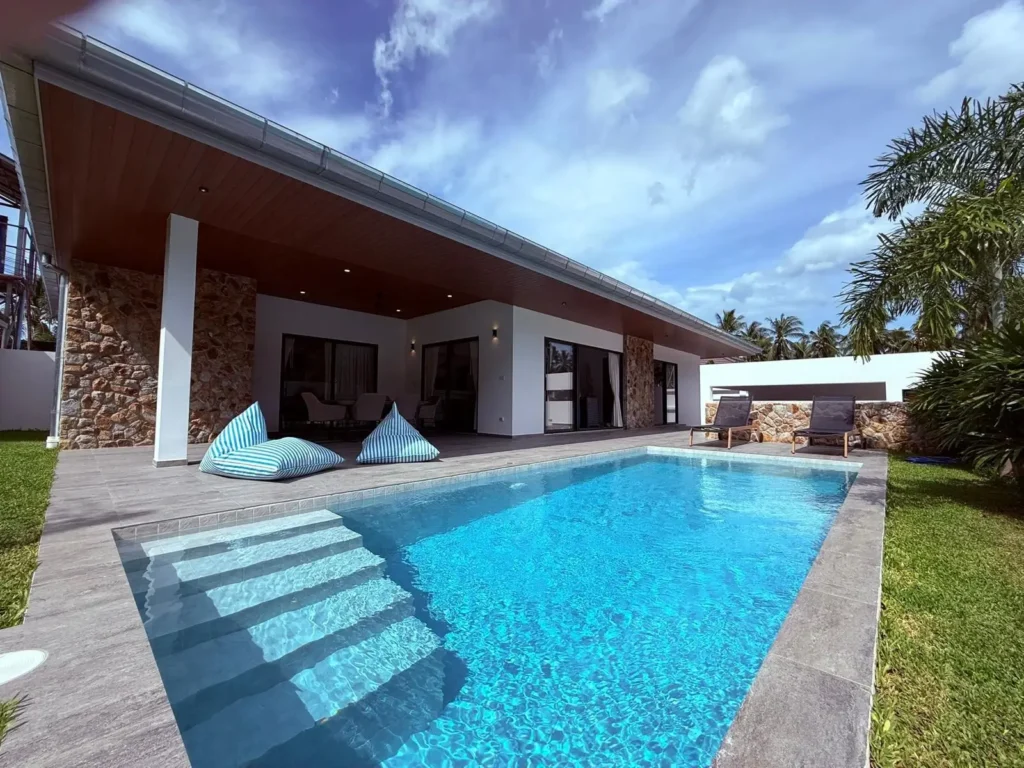 Ready-to-move 3-bedroom villa with private pool and garden in Lamai