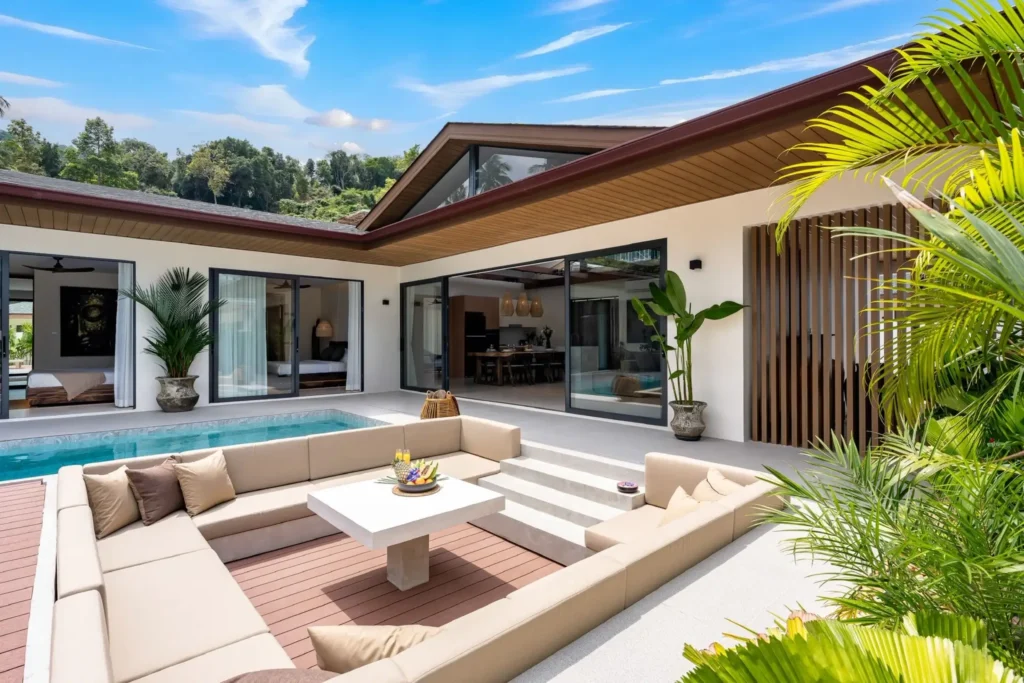 Brand-new bali style 3-bedroom villa with private pool, 3 Minutes to the beach in Bang Por