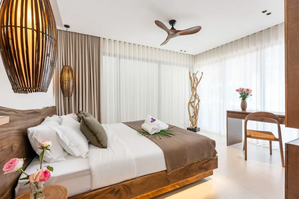 Brand-new bali style 3-bedroom villa with private pool, 3 Minutes to the beach in Bang Por