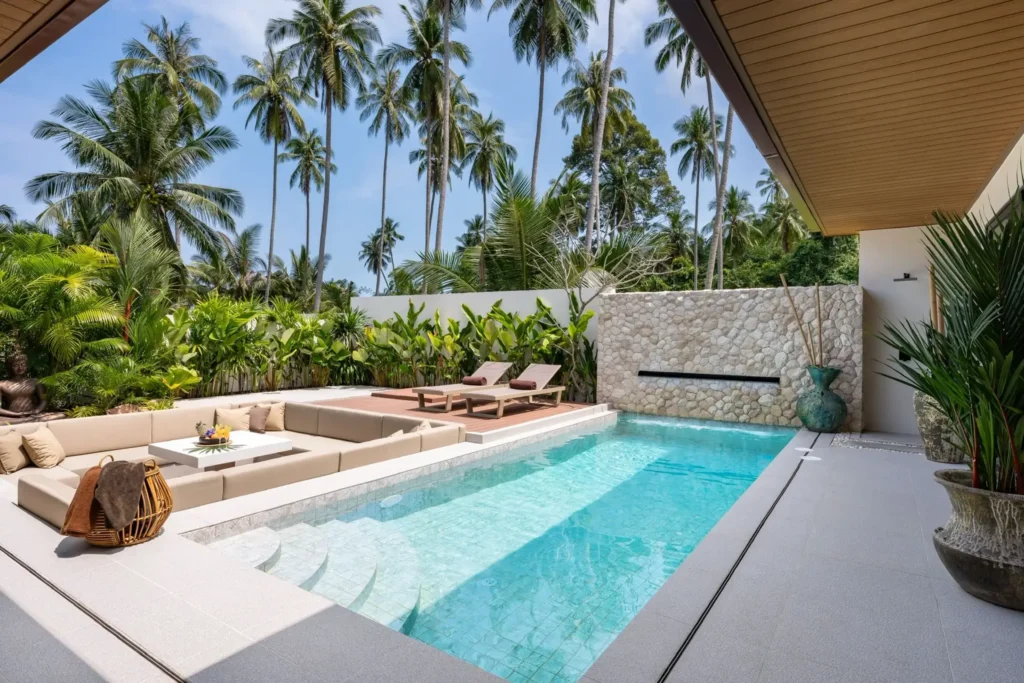 Brand-new bali style 3-bedroom villa with private pool, 3 Minutes to the beach in Bang Por