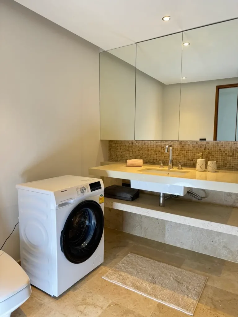 Spacious 2-bedroom sea view penthouse with terrace in Maenam