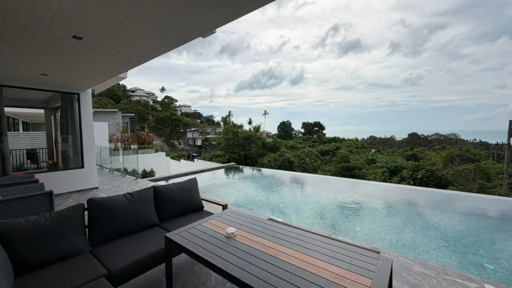 Modern 3-bedroom sea view villa with infinity pool, just minutes from the beach in Сhaweng Тoi