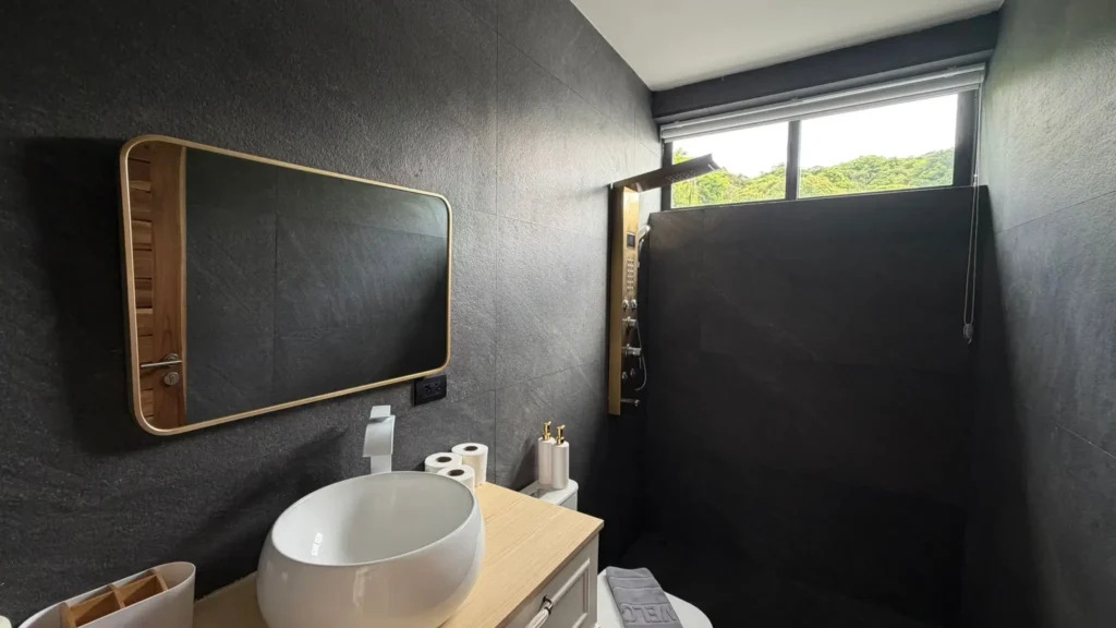 Modern 3-bedroom sea view villa with infinity pool, just minutes from the beach in Сhaweng Тoi
