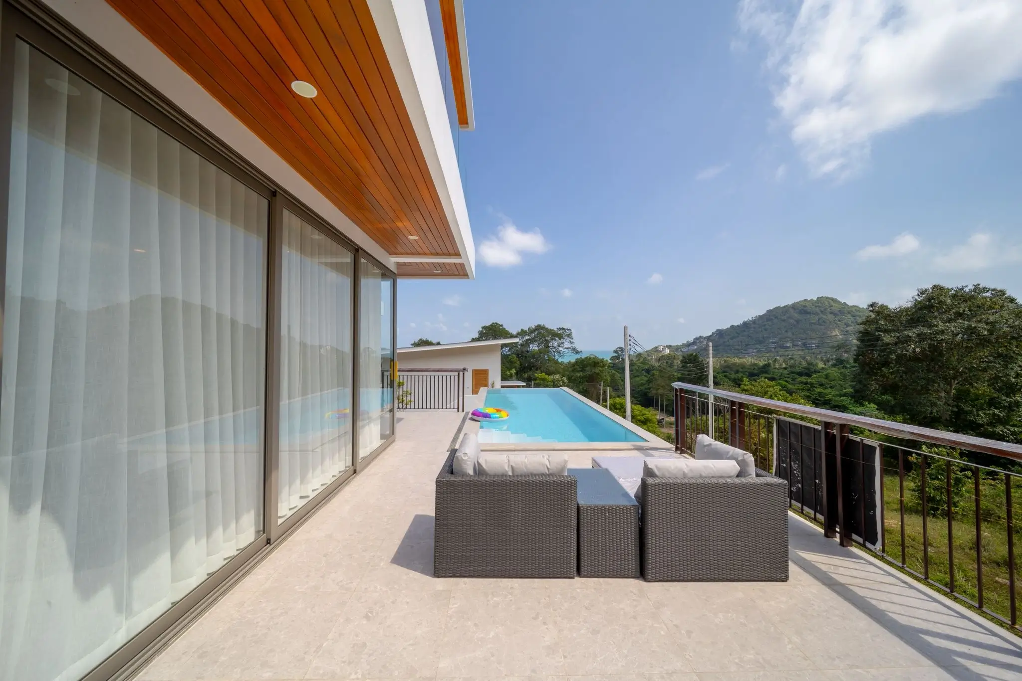 Ready to move 3-Bedroom sea view villa with private pool in Chaweng Noi Ready to move 3-Bedroom sea view villa with private pool in Chaweng Noi