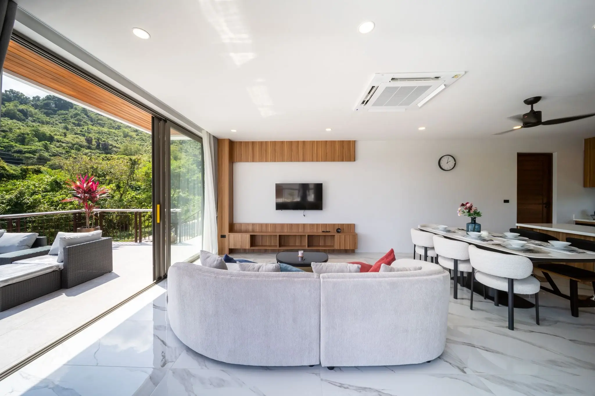 Ready to move 3-Bedroom sea view villa with private pool in Chaweng Noi Ready to move 3-Bedroom sea view villa with private pool in Chaweng Noi